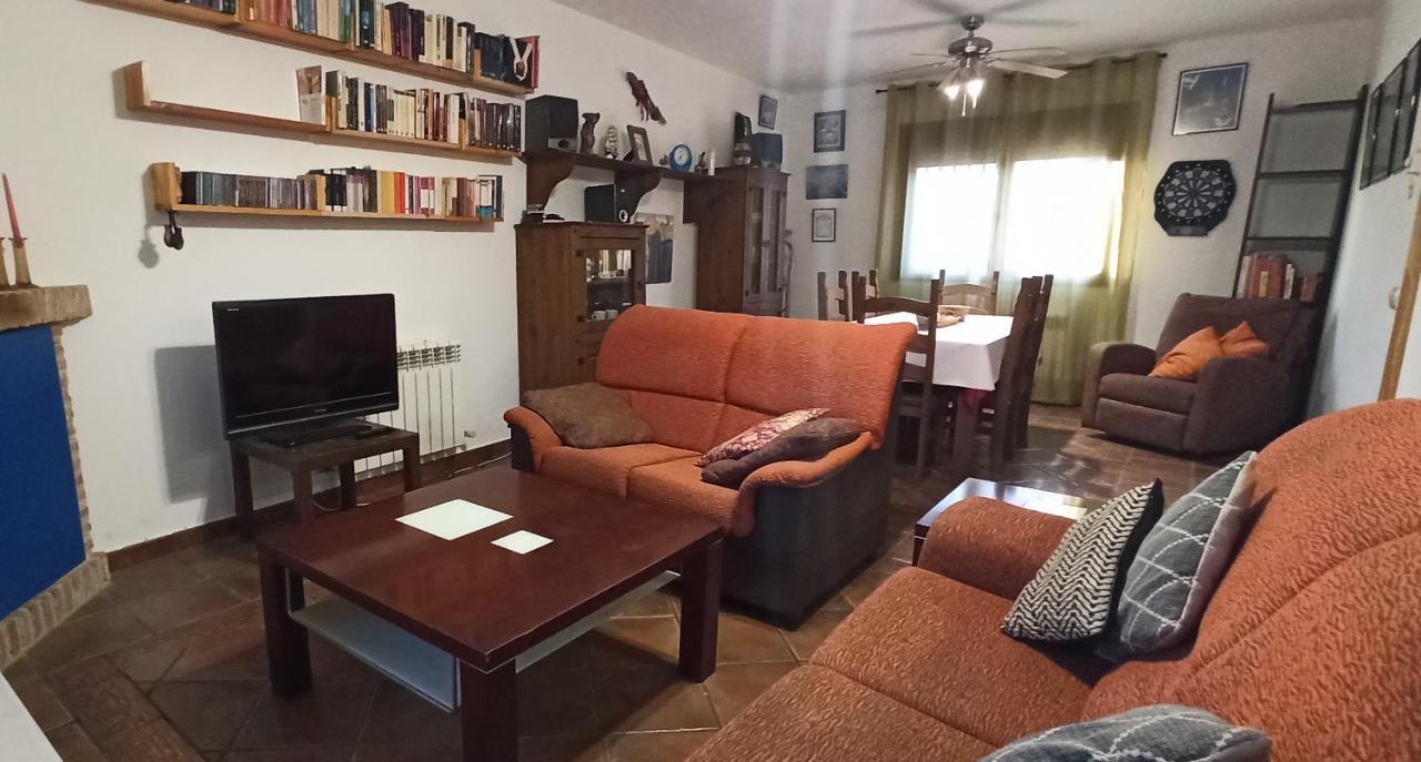 La Higuera De Gredos Villa Higuera de las Duenas Luaran gambar