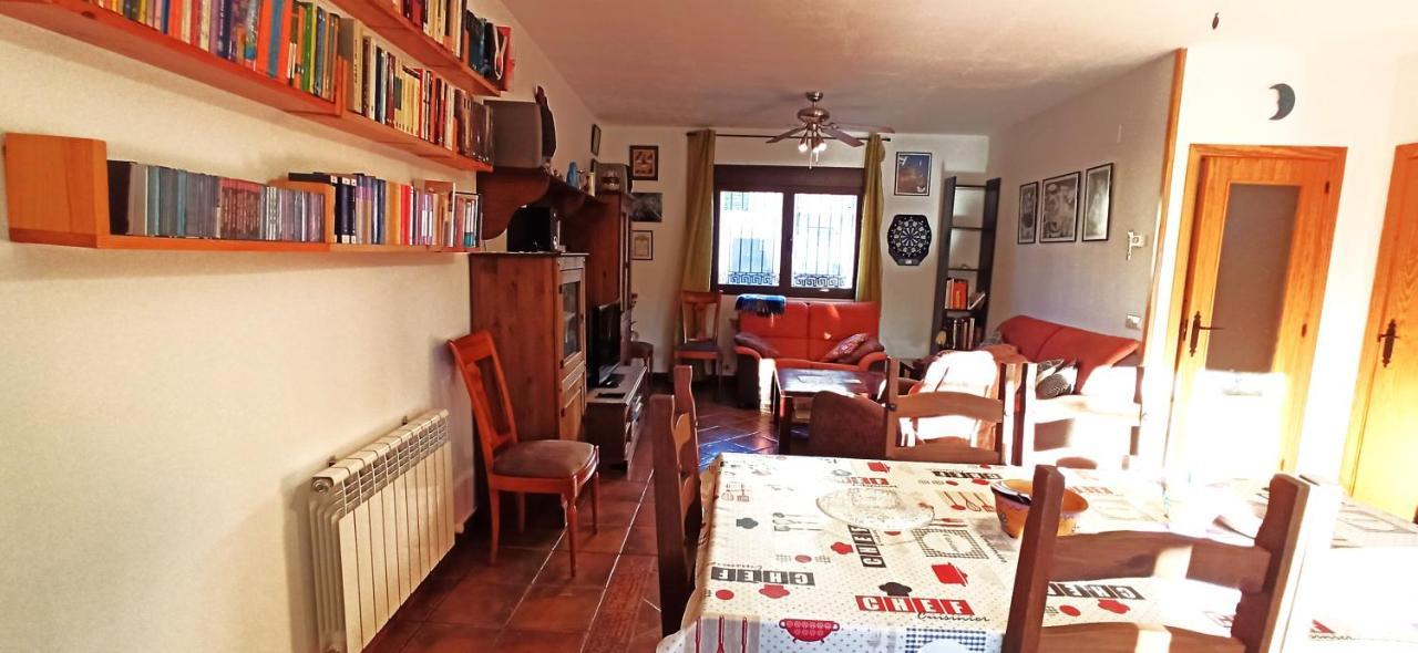 La Higuera De Gredos Villa Higuera de las Duenas Luaran gambar